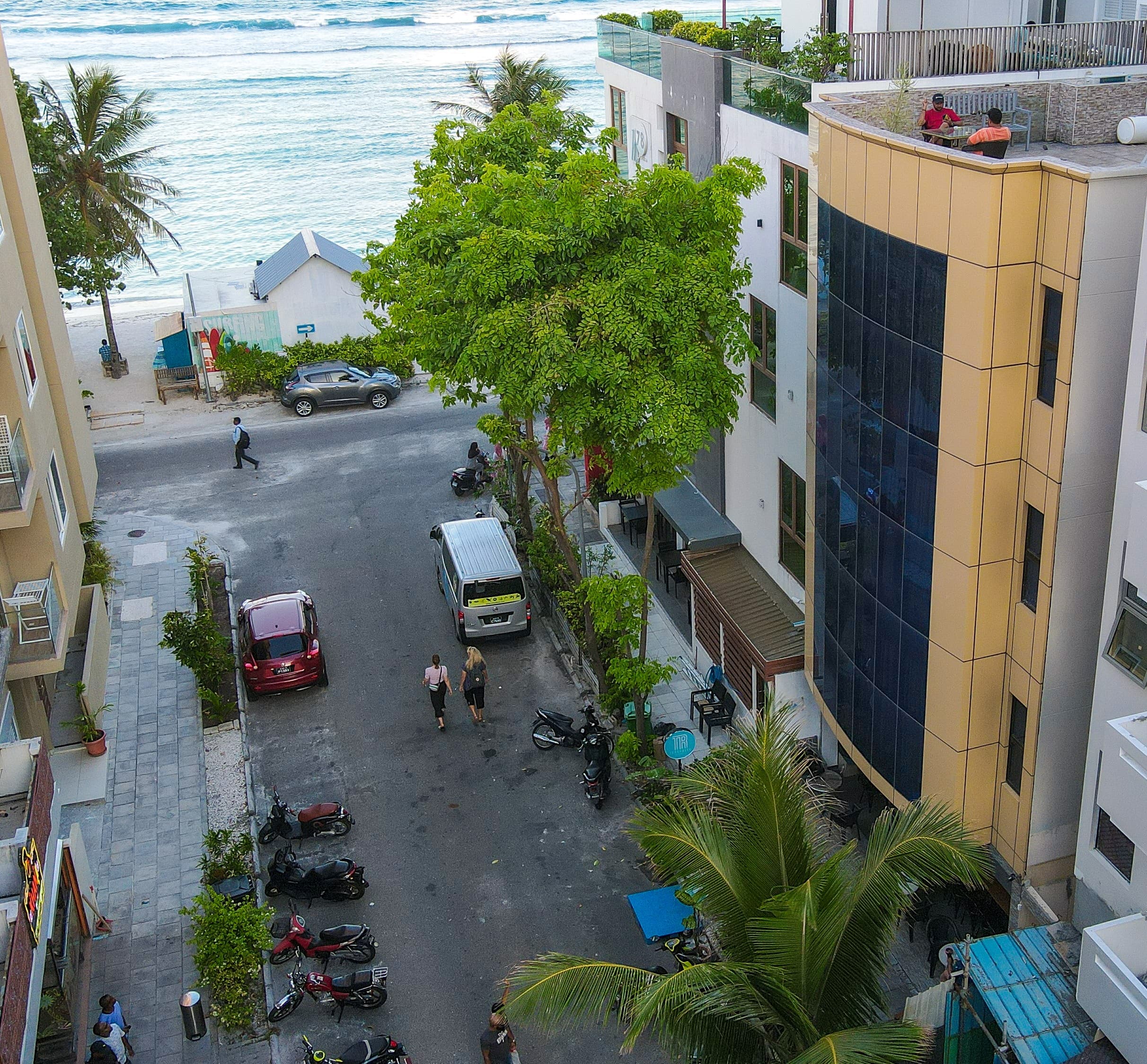 Explore the Maldives on a Budget  Tips for an Affordable Getaway photo 4