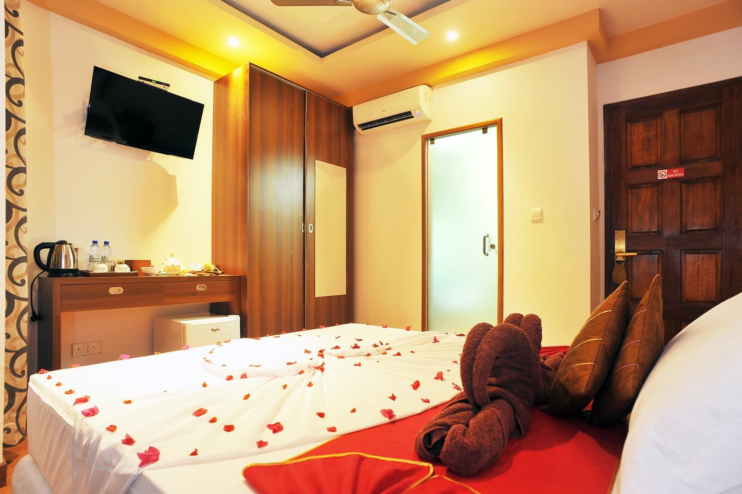 Explore the Maldives on a Budget  Tips for an Affordable Getaway photo 5